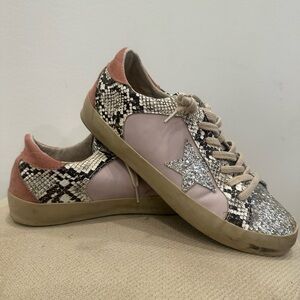 On The Edge Shu Shop Sneakers